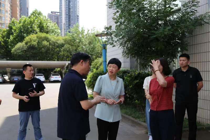 Leaders of the Municipal People's Congress Visited the Company to Investigate the Import and Export Situation of Foreign Trade